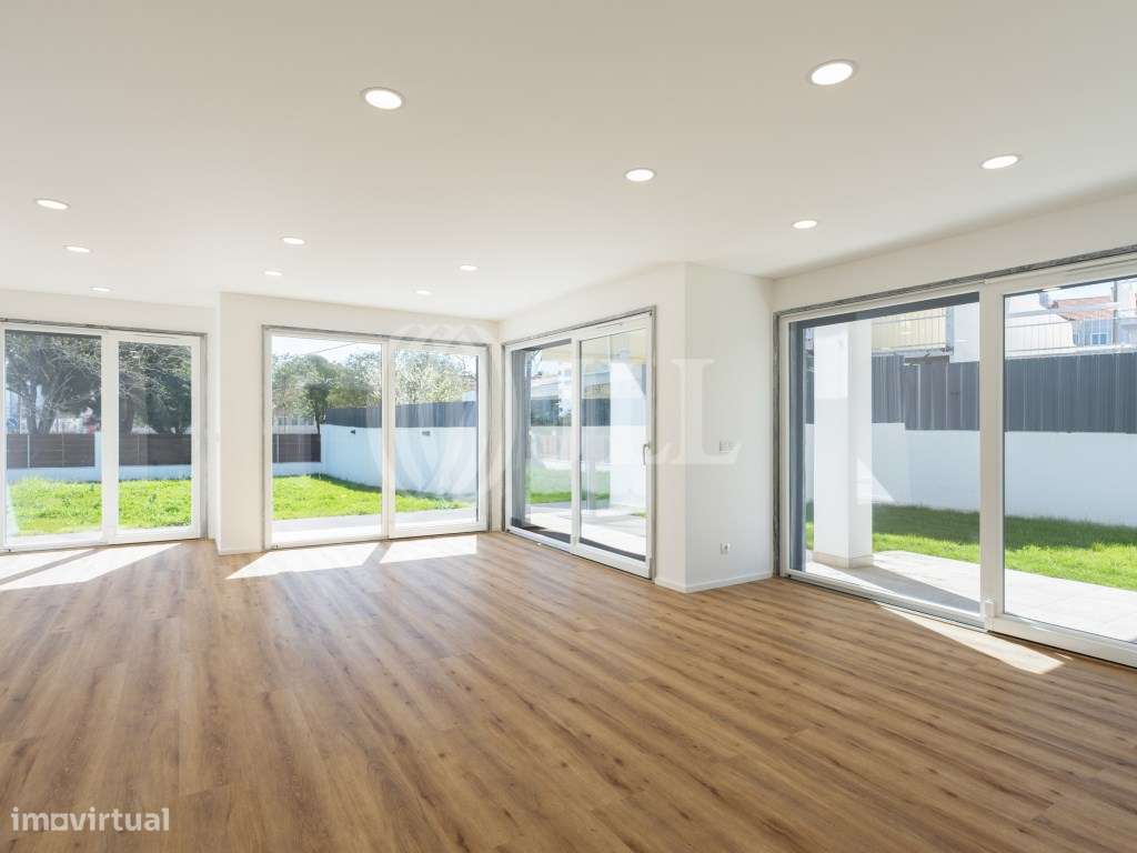 Moradia T3+1 com jardim, em Mem Martins, Sintra - Grande imagem: 2/51