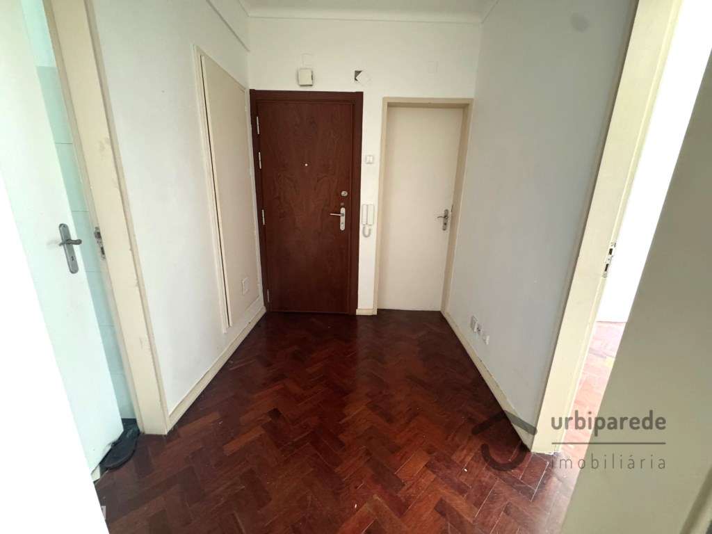 Apartamento T3 no Restelo c/ vista Rio.-17