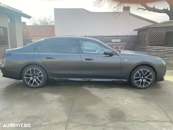 BMW i7 xDrive60 - 2