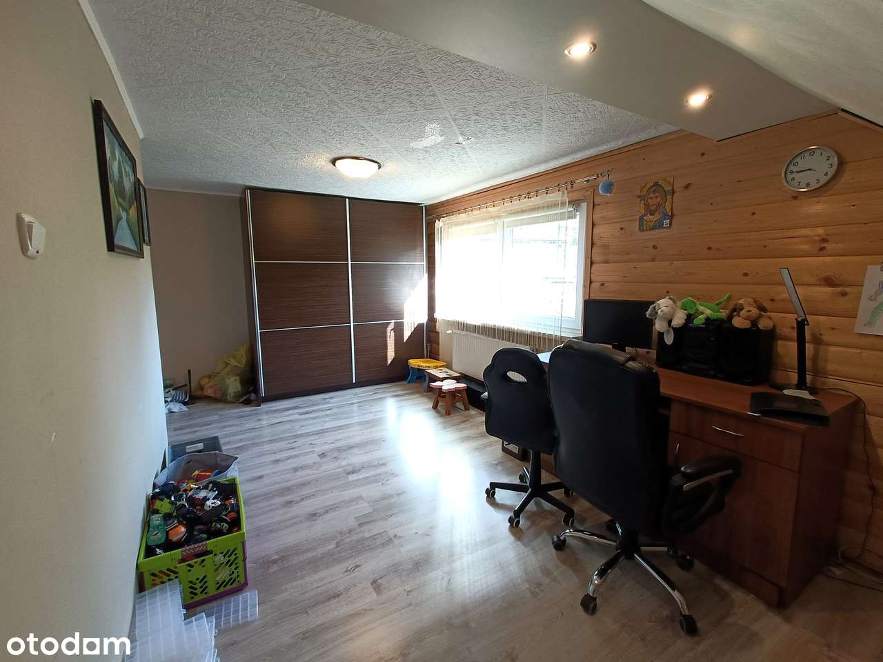 Piękny dom z dużym tarasem, dostępny od zaraz!-11