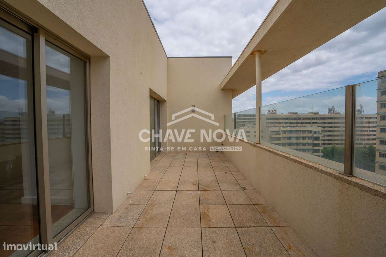 T4 Recuado c/ 2 Lugares de Garagem em Matosinhos Sul - Grande imagem: 4/23