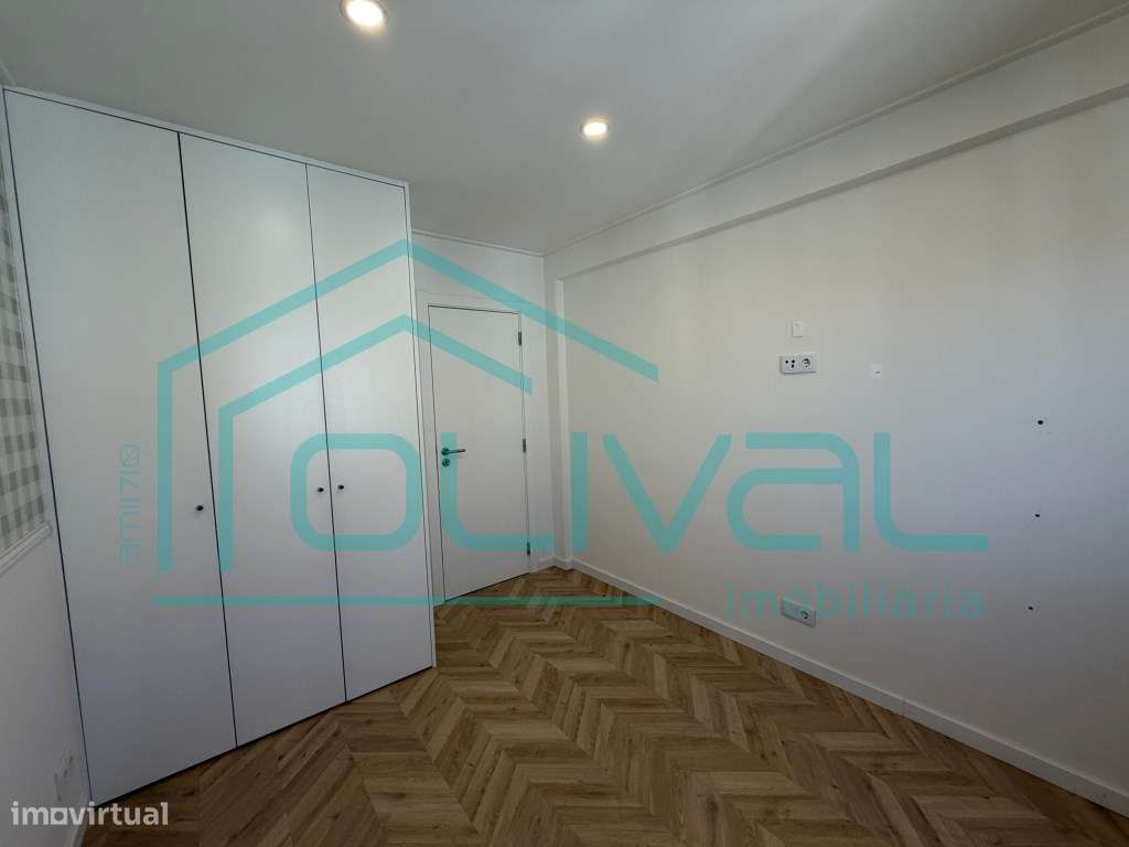 T2 Renovado prédio com elevador-14