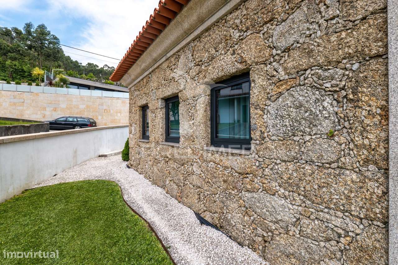 MORADIA TÉRREA T3 - NOVA - (ARRENDAMENTO) - Grande imagem: 5/34