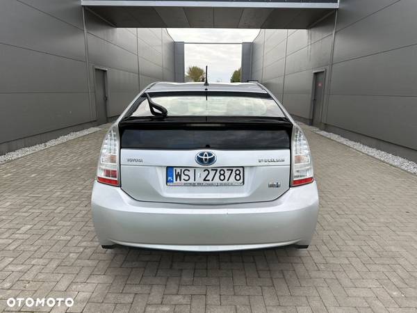 Toyota Prius - 16