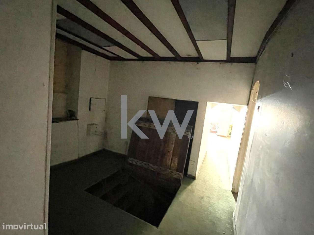 OPORTUNIDADE ÚNICA: LOJA COM POTENCIAL PARA APARTAMENTO T2 - SÃO BENTO - Grande imagem: 4/15