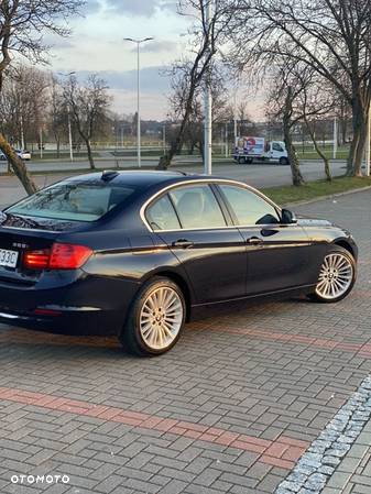 BMW Seria 3 328i xDrive Luxury Line - 2