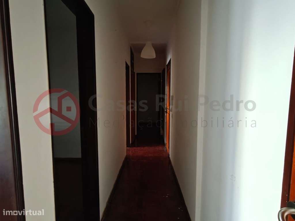 Apartamento T2 para remodelação nas Patameiras, Odivelas - Grande imagem: 5/18