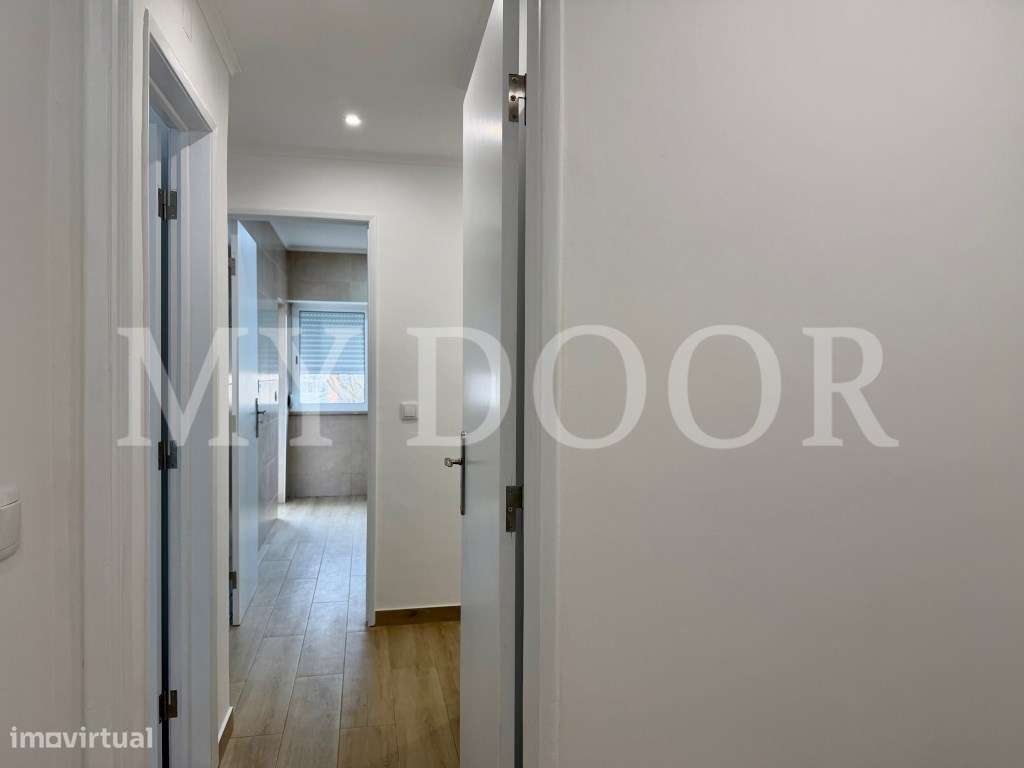 Apartamento p/ Venda - T2 - Barreiro - 2º andar - Central-22