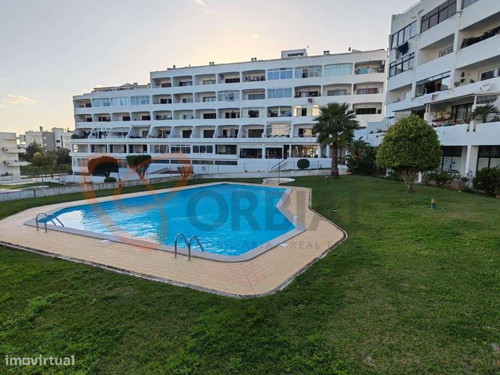 Apartamento T2 para venda com vista mar e piscina em Albufeira-25