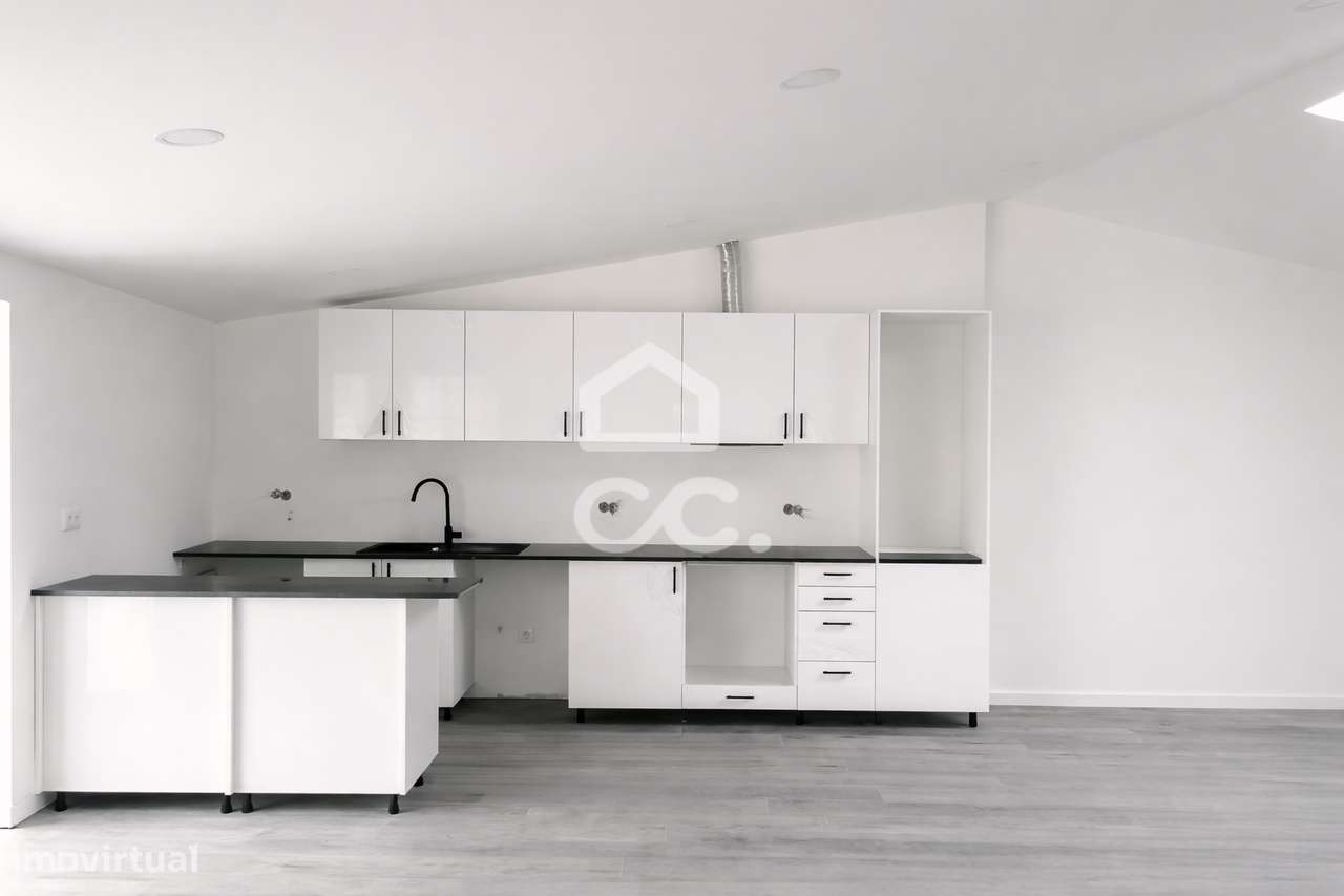 Moradia T3 totalmente remodelada, em Lourinhã – Conforto, modernidade-16