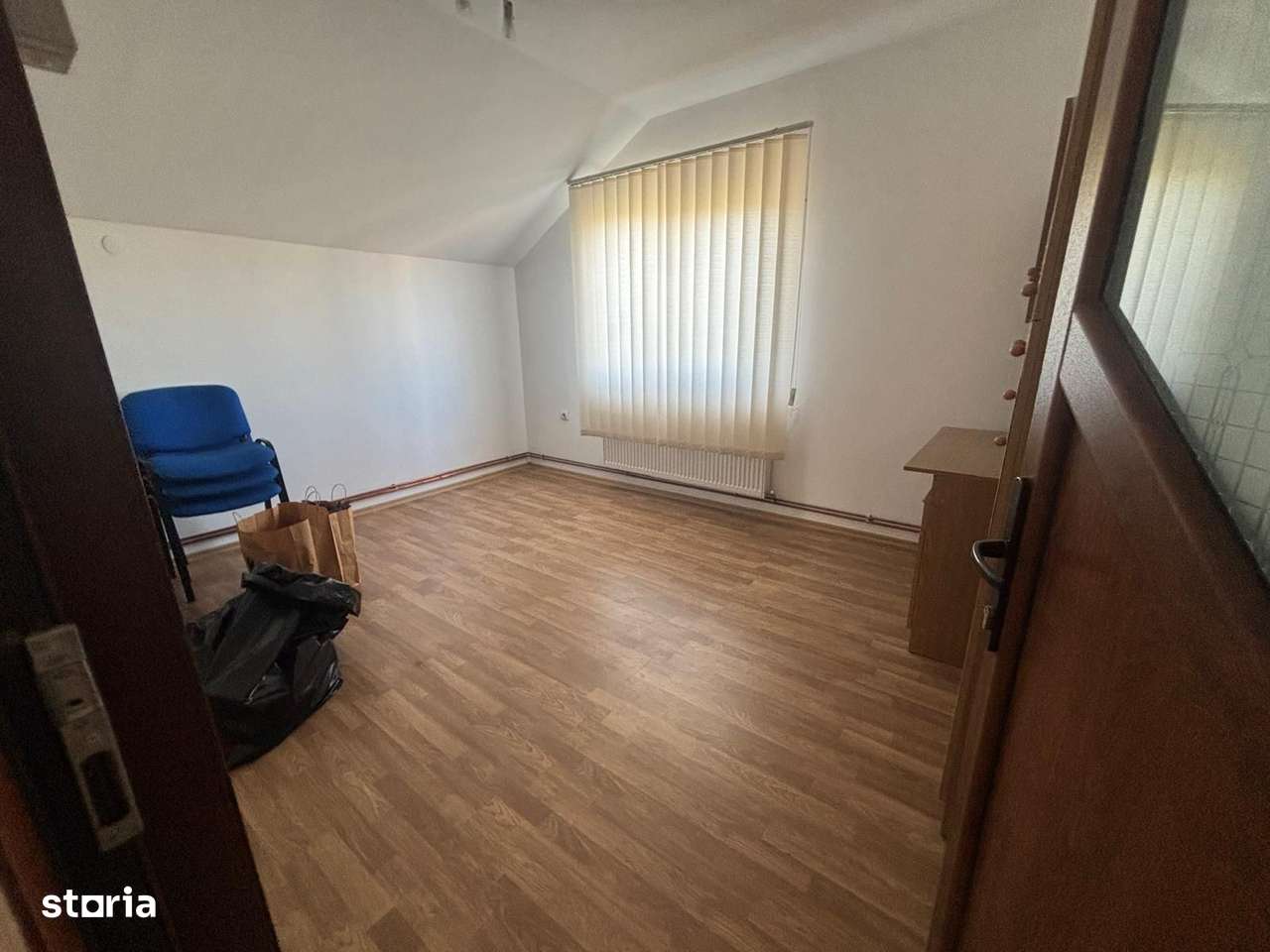 Vila cu 6 camere, din 2000, in Tomesti-7