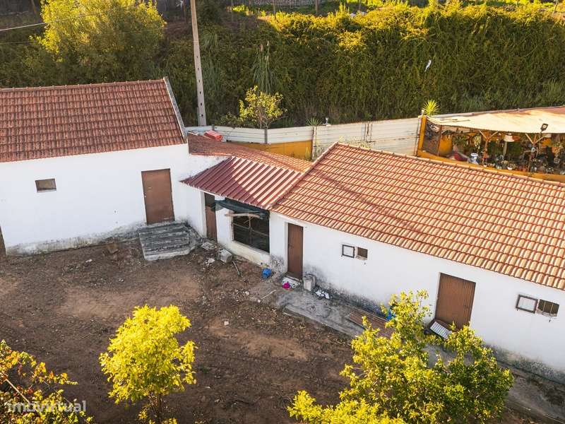 Armazém com Potencial para Moradia no Centro do Cadaval! - Grande imagem: 4/28