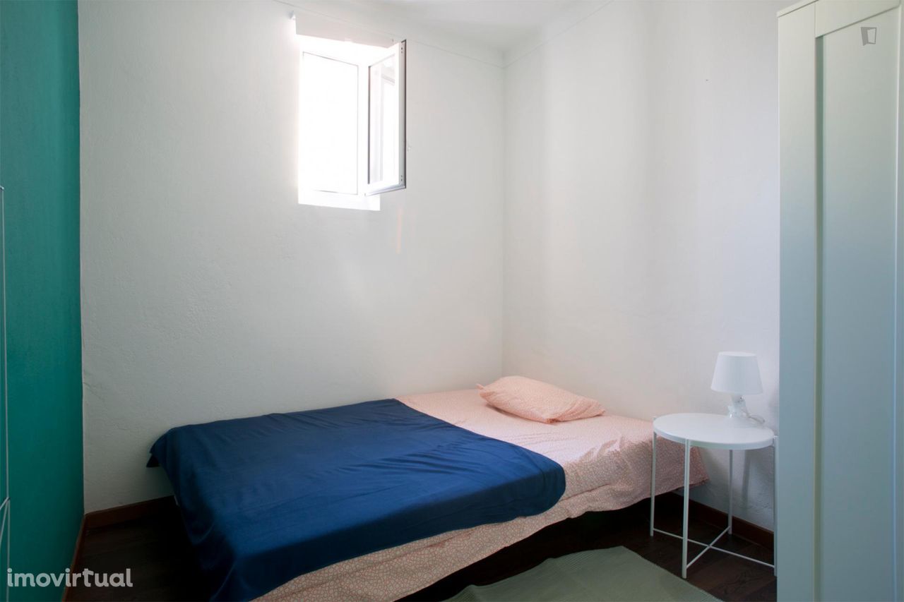 91462 - Quarto com cama de solteiro em apartamento com 6 quartos