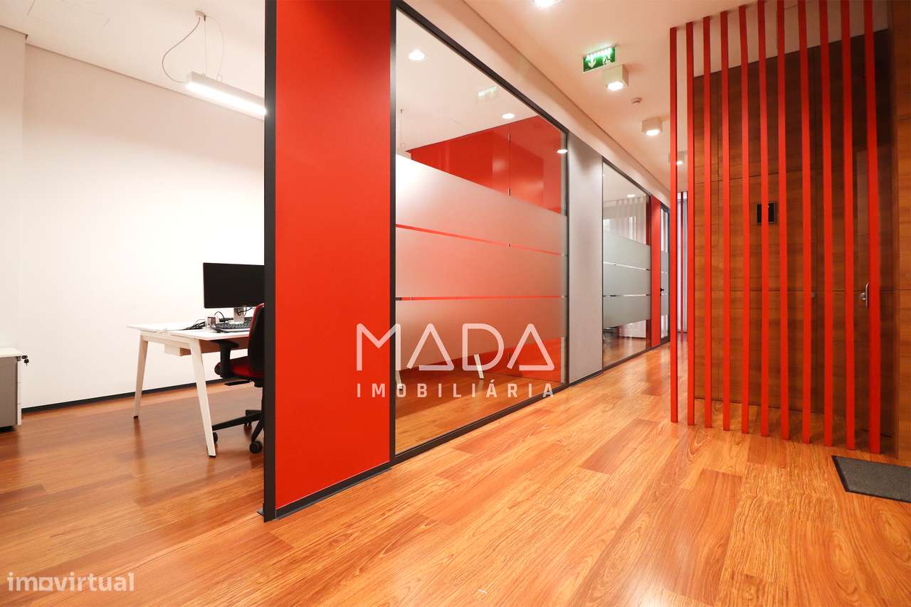 Escritório c/garagem (12 carros) na Av. da República em V.N. de Gaia-5