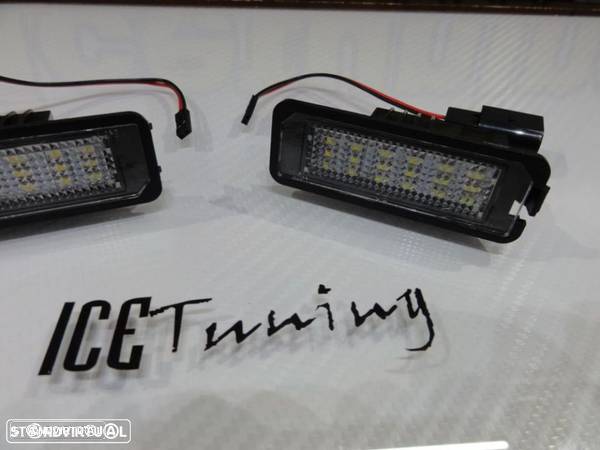 Suporte De Lâmpada De Matricula Com Led Branco Para Audi TT 8N 2-doors 1999-2006, VW EOS, Golf 4, 5, 6, 7, Lupo, Passat 3C, CC, Polo 6N2, 9N,9N3, Beetle, Passat B6, B7, Phaeton, Scirocco, Seat Altea, Exeo, Exeo ST, Ibiza 6J, Leon 1P, Skoda Superb 3T 4-drs Sedan 2008, Porsche Carrera GT, 911 Carrera 996, 997, GT2, GT3, Boxster 987, Cayene 9PA, Cayman 987C. - 4