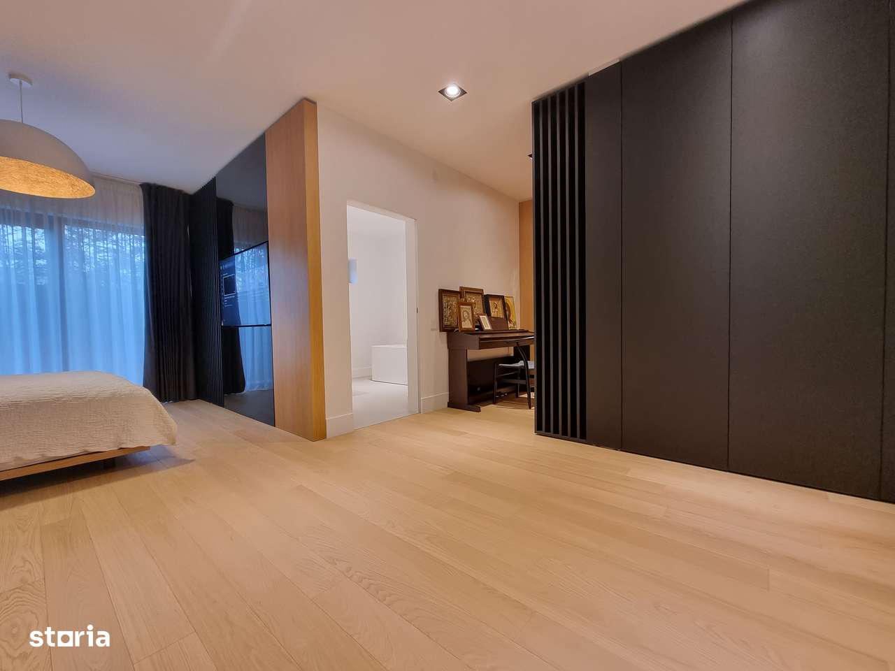 Vila Mediteraneană deosebită, amplasată într-o locație de vis, Bucium-4