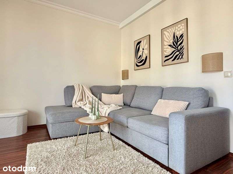 Cozy 3-room apartment with a balcony and a parking space. No commssion