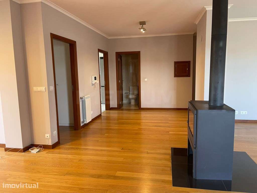 Apartamento T4 Duplex no centro da cidade - Grande imagem: 4/32