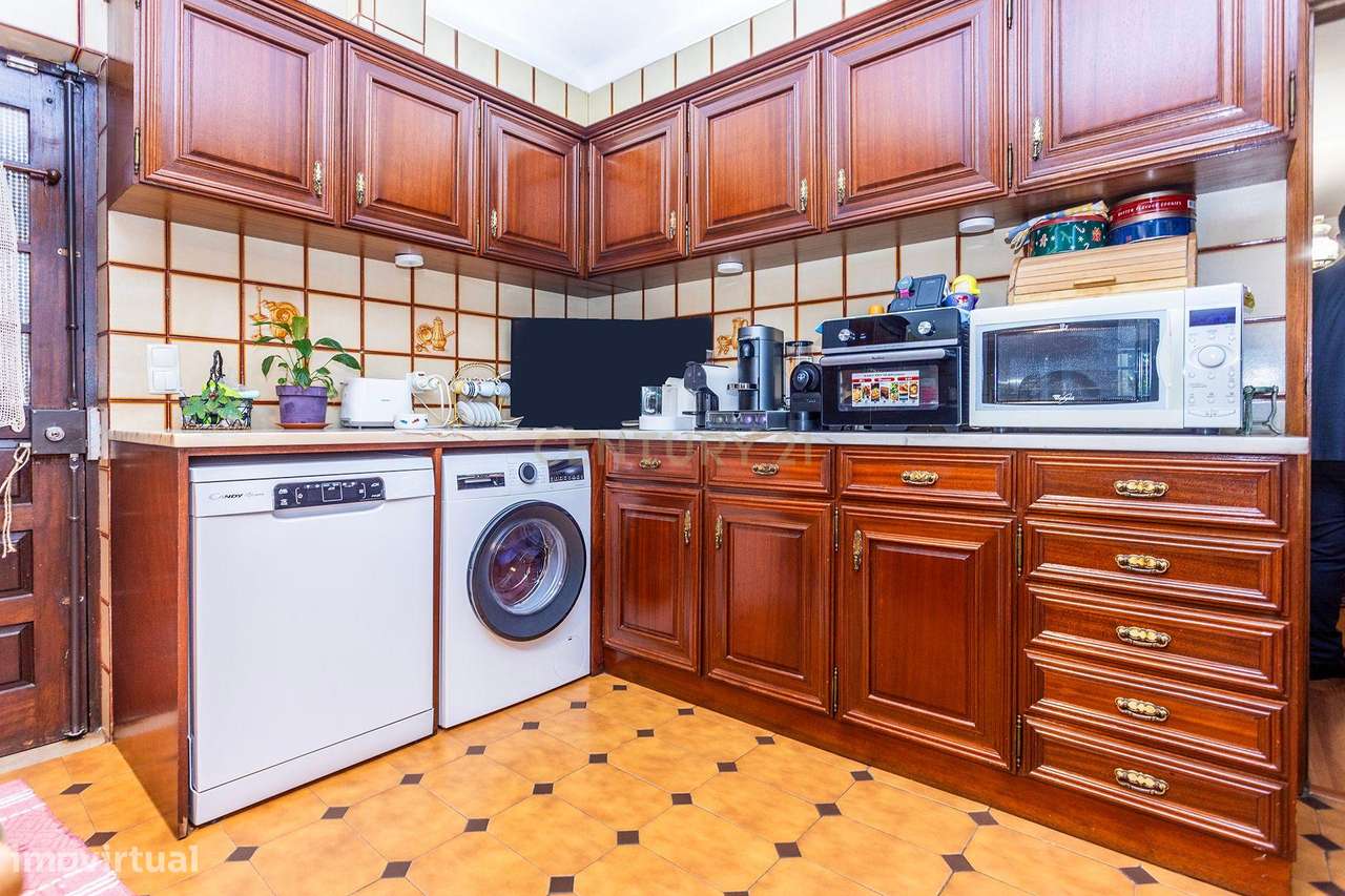 Moradia com características únicas na Aroeira-10