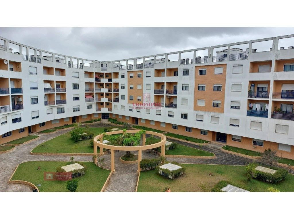 Apartamento T3 c/ garagem - Carregado, Alenquer