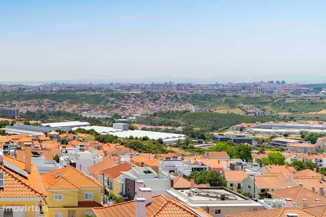 Moradia T5 em Famões-45