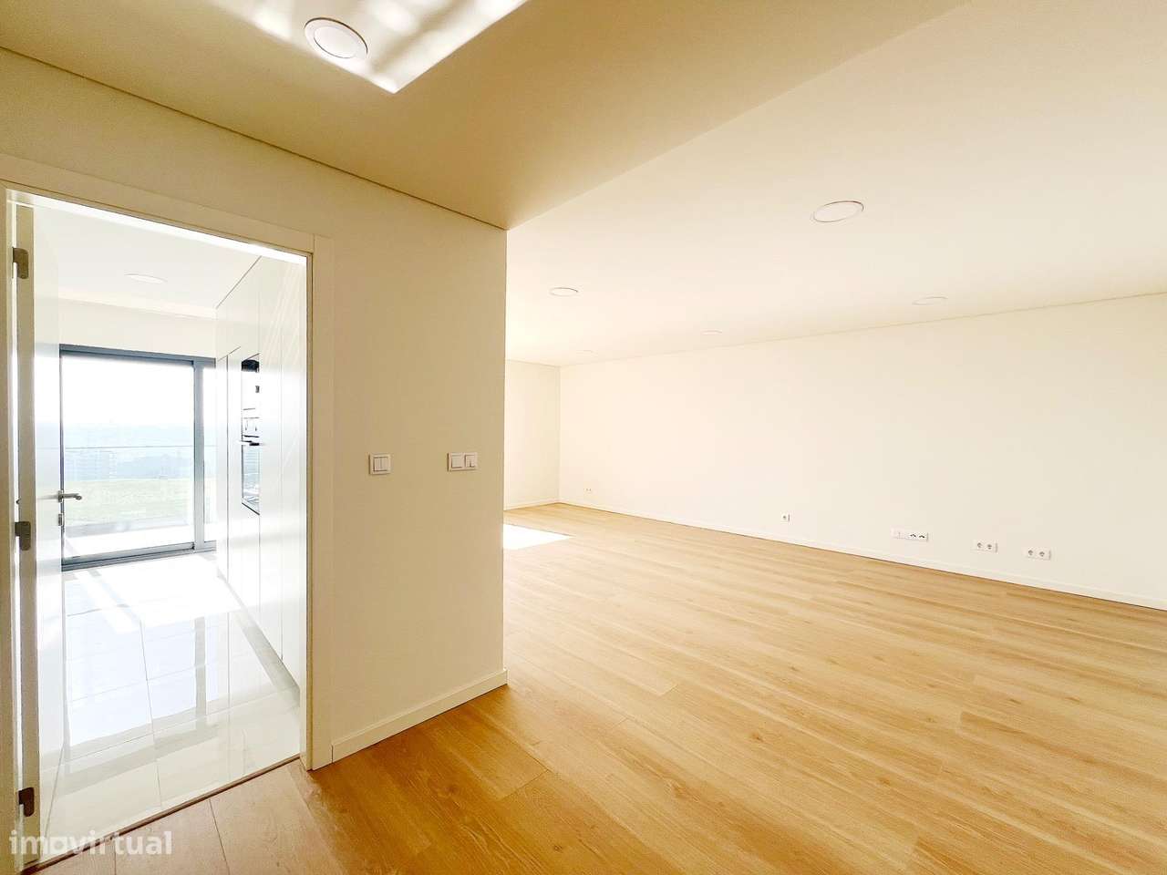 T2 novo c/ estacionamento e varanda - URBANIZAÇÃO MOINHOS DO...-9