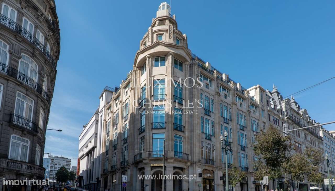 Apartamento Com Tres Suites A Venda No Aliados 107 No Porto