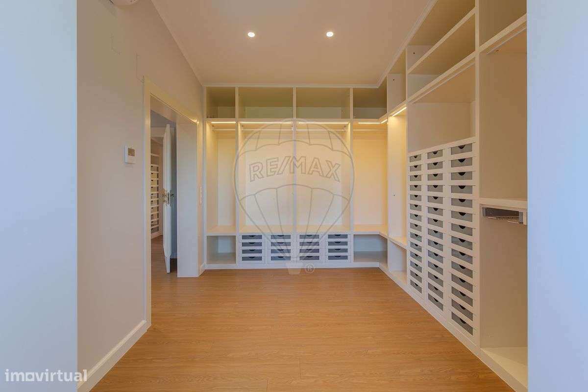 Moradia T4 para venda-17