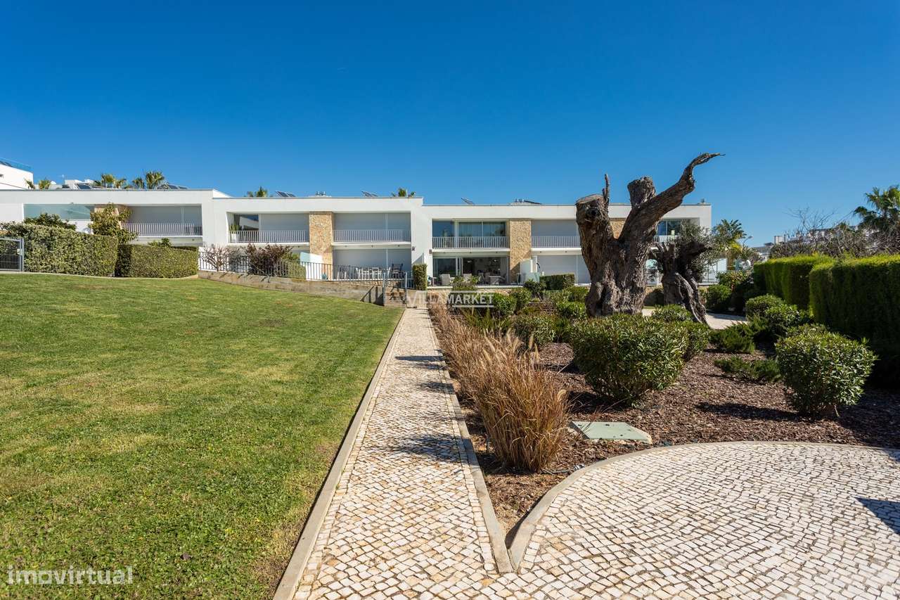 LUXUOSA VILLA V3 + 1 COM PISCINA E GARAGEM PRIVATIVA SITUADA NA CORREE-42