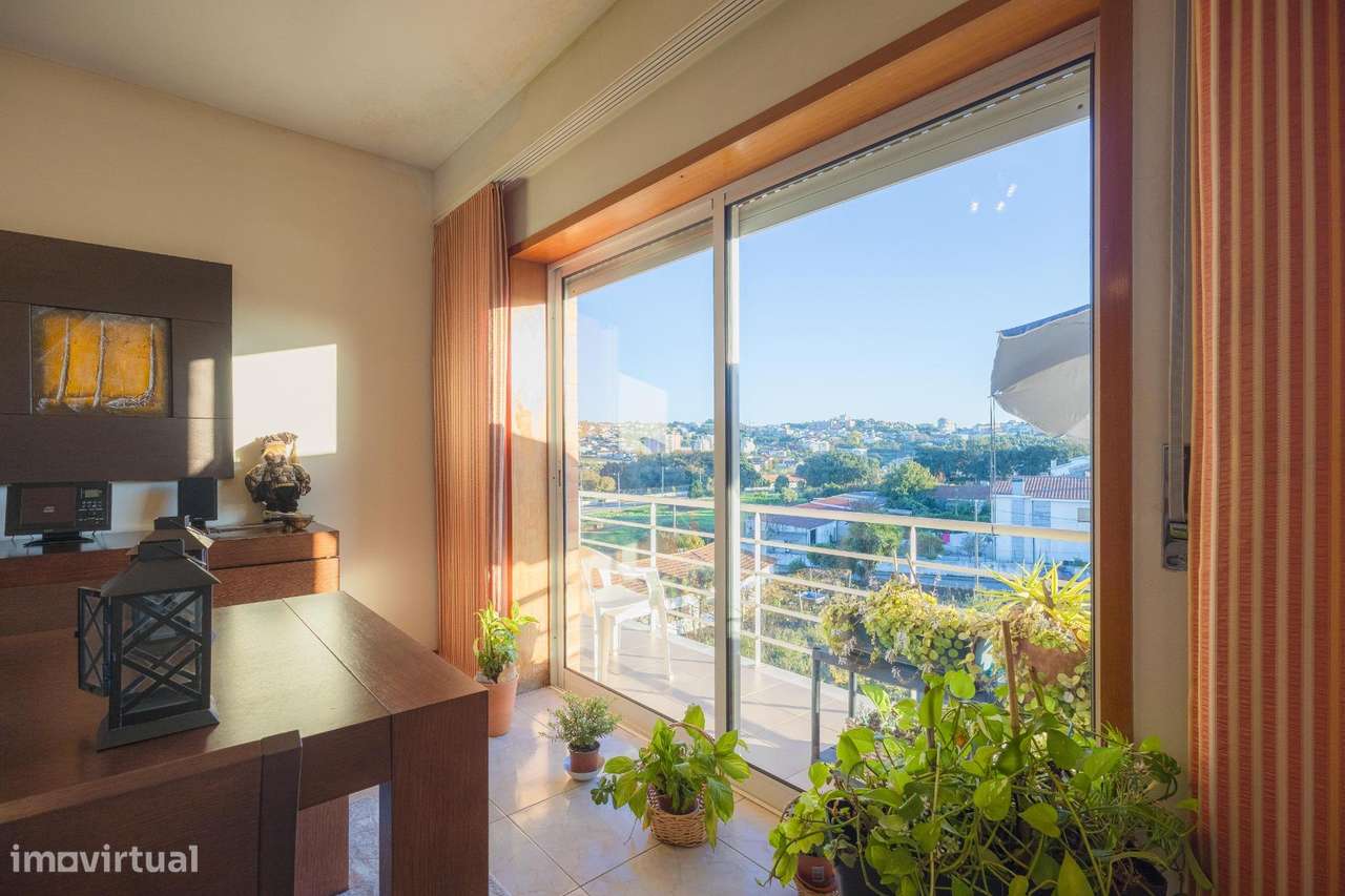 Apartamento T2, Gondomar, com varanda e 2 lugares de garagem-3
