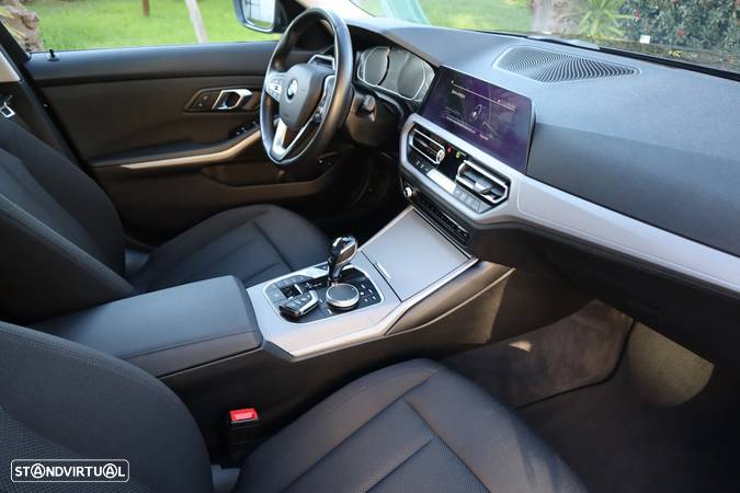BMW 330 e Touring Corporate Edition Auto - 14