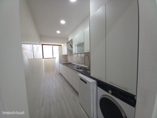 Apartamento Duplex Totalmente Remodelado na Costa da Caparica-5