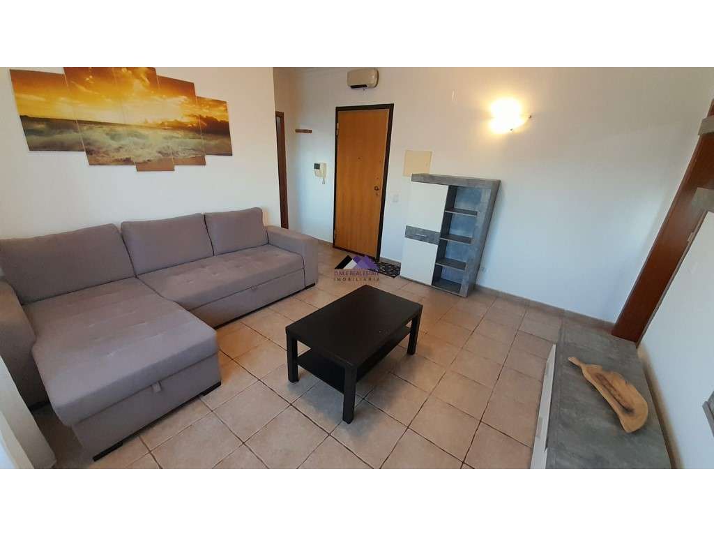 Apartamento T1 na Urbanização das Amendoeiras - Grande imagem: 2/29