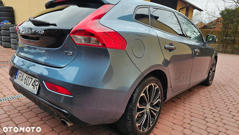 Volvo V40 T3 Momentum - 26