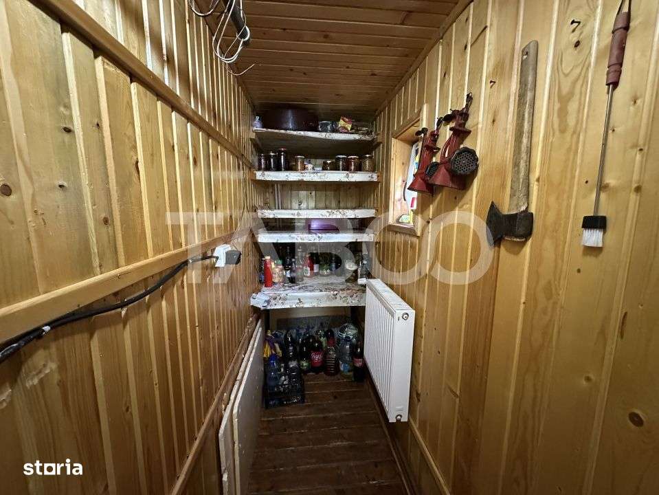 Cabana spatioasa la 5 km de Partia Sureanu complet utilata-8