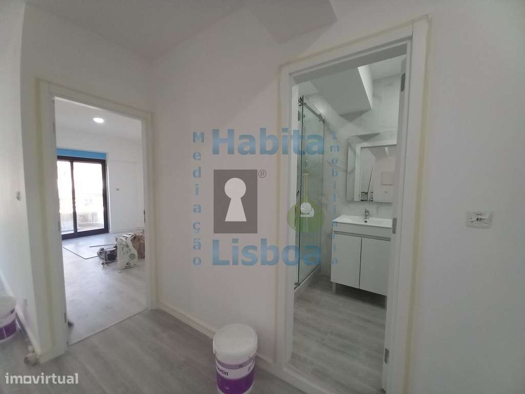 Duplex T3 Com Terraço junto à Praia Costa da Caparica-29