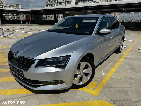 Skoda Superb 2.0 TDI DSG Ambition - 1