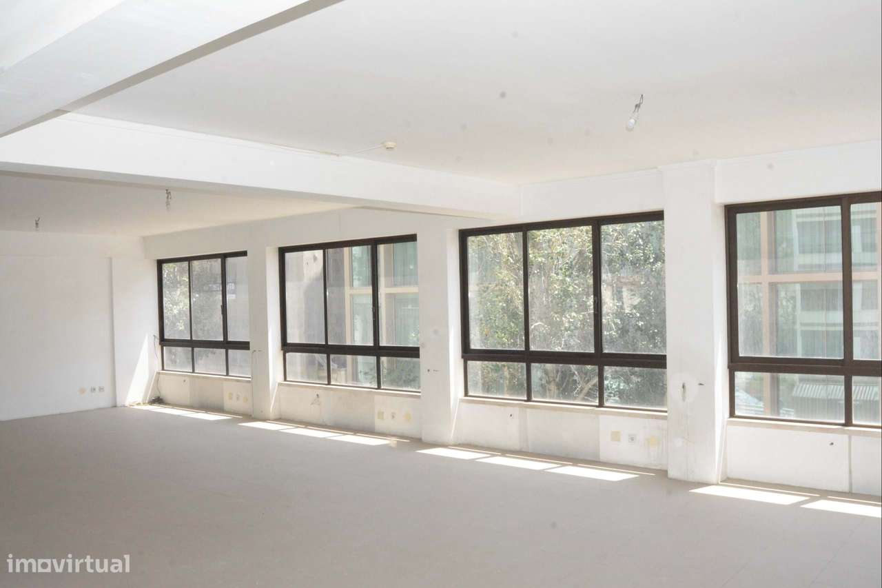ESCRITÓRIO NA RUA SOUSA MARTINS, 15 | PICOAS | 151M² ÁREA BRUTA PRIVAT - Grande imagem: 2/22