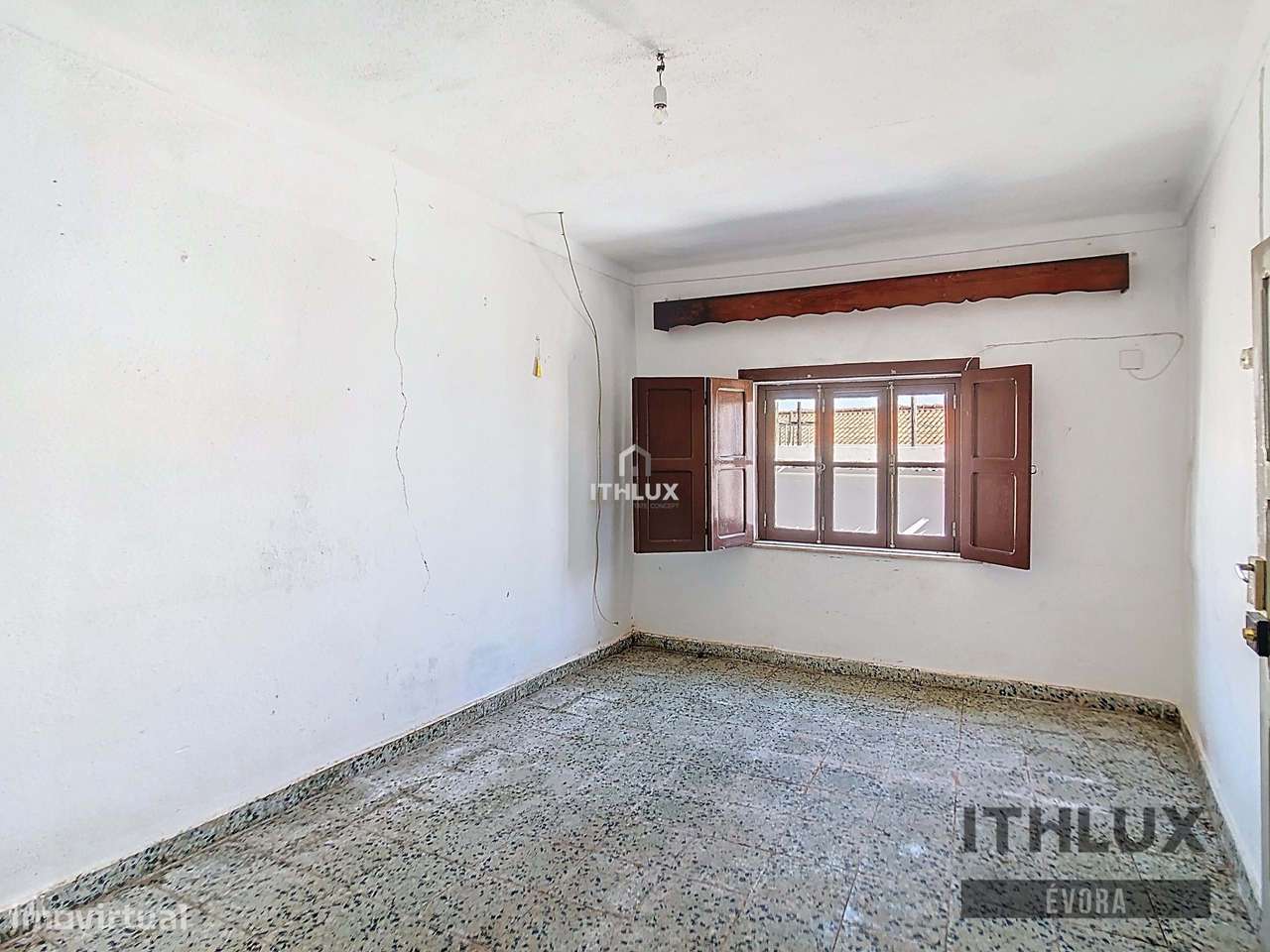 Moradia T2+1 Unifamiliar com generoso Quintal - Grande imagem: 4/24