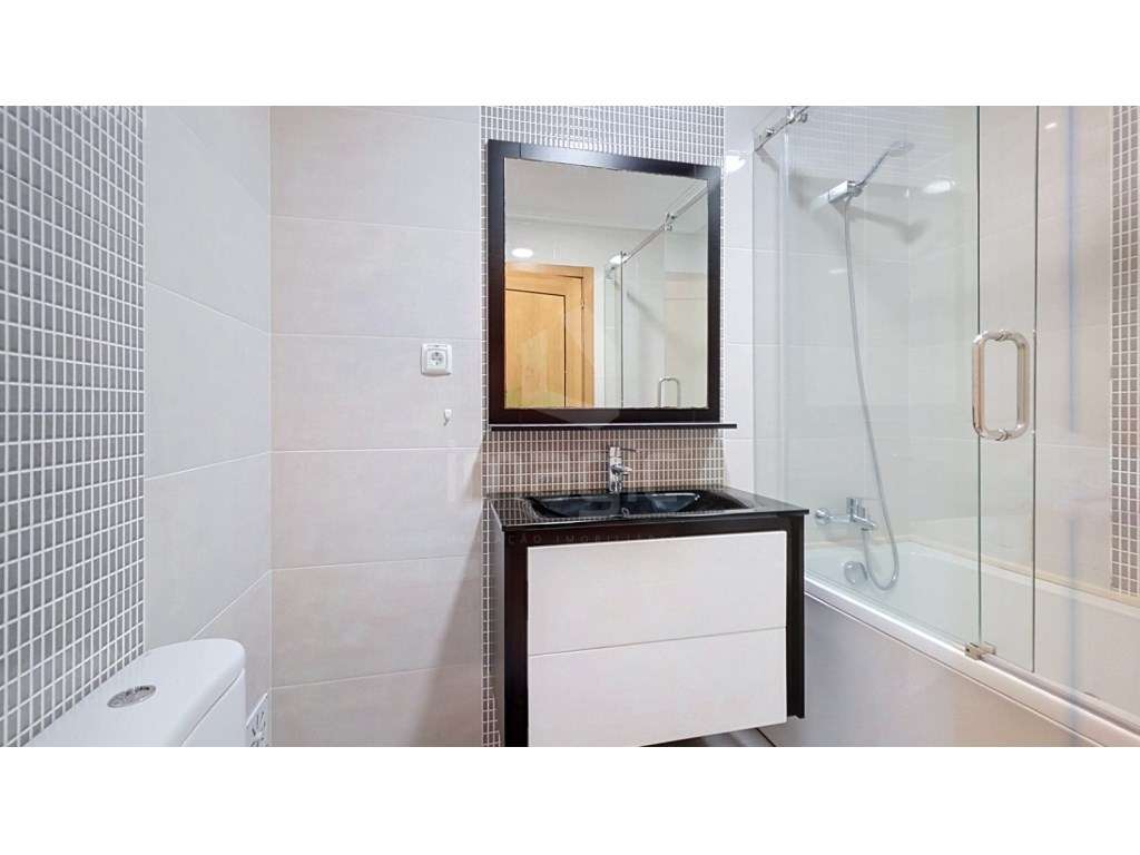 Apartamento T3 + sótão, usado, em Mafra.-15