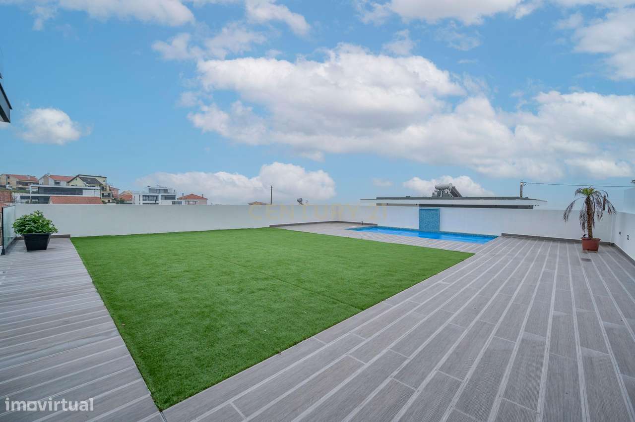 Moradia T5 com Vista Panorâmica - Rooftop - Terraço com 170m2 - Grande imagem: 2/60