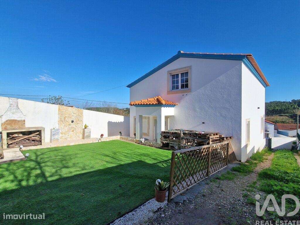 Casa / Villa T2 em Caldas da Rainha - Nossa Senhora do Pópulo, Coto e - Grande imagem: 3/28