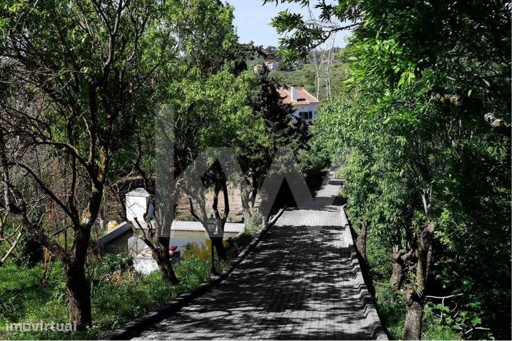 Magnífica Moradia T5 com Jardim e Piscina em Vila Franca de Xira - Grande imagem: 2/33