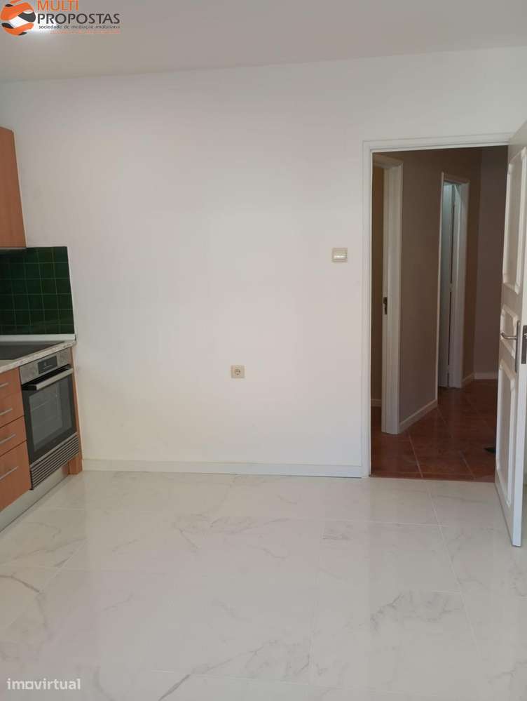 T2 + 1 RENOVADO- S. VITOR - Grande imagem: 4/22