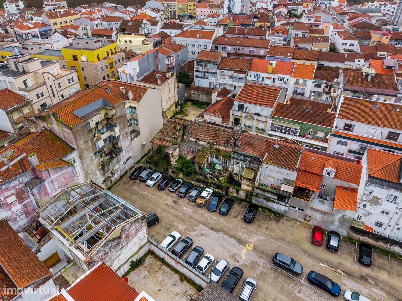 Prédio no Centro das Caldas da Rainha com Projecto Aprovável - Grande imagem: 5/26