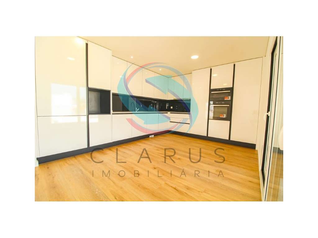 Moradia geminada em Vale de Milhaços - Grande imagem: 4/42