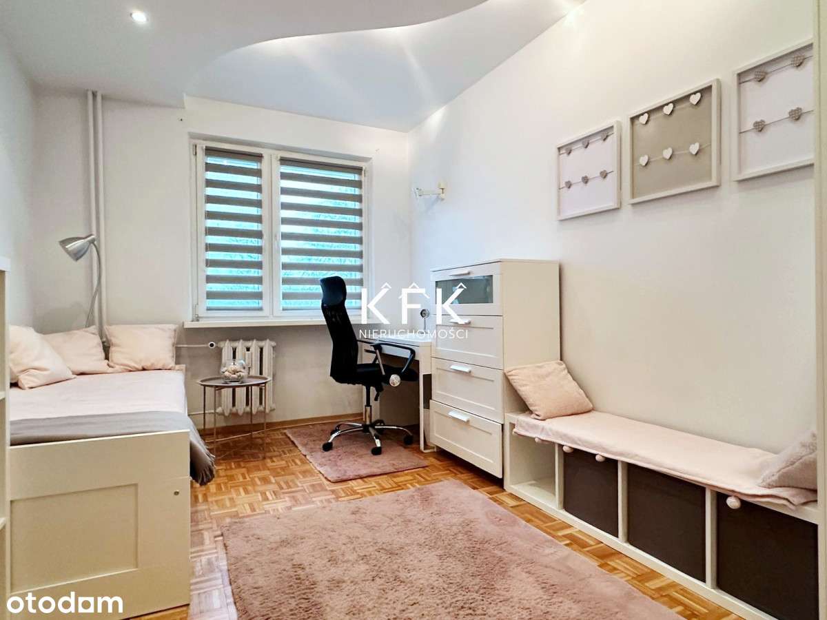 Pierwsze piętro Balkon Oddzielna Kuchnia FILM-7