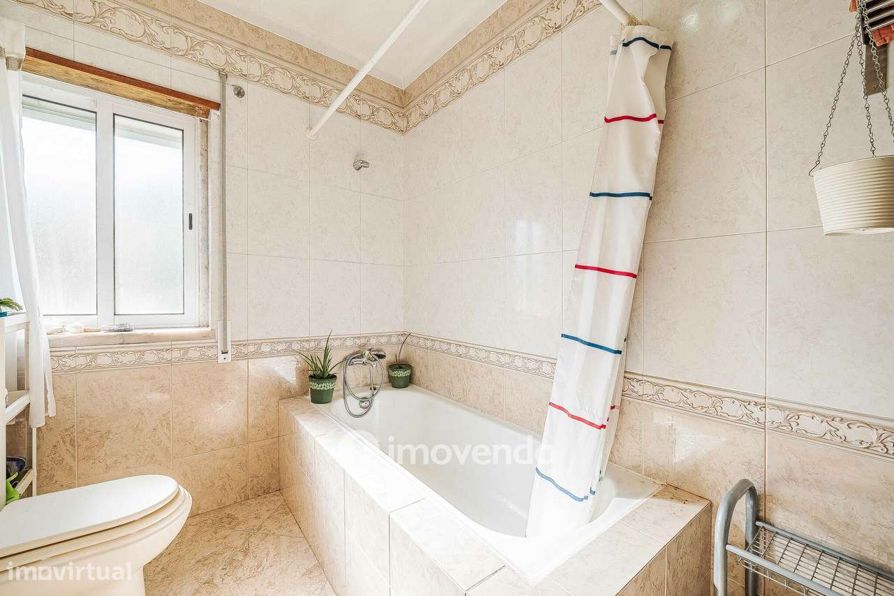 Moradia T3 mais Anexo T1 e Anexo T0 independentes, em Barcarena-31