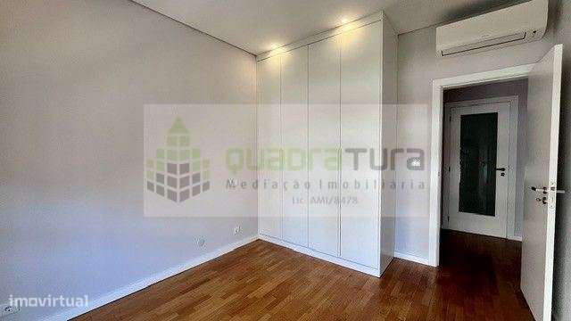 Apartamento T2 | Boavista | junto à Rotunda | Totalmente restaurado-11