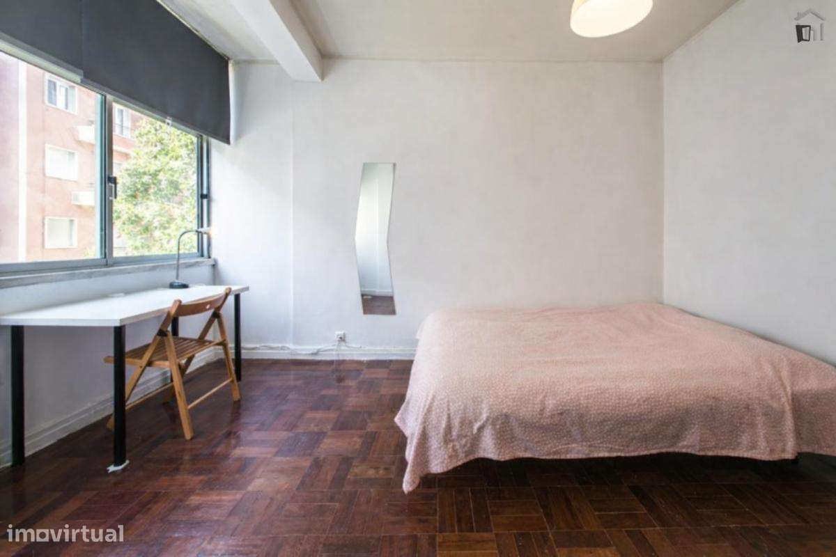 Quarto - localizado em Estrela Lisbon - Grande imagem: 3/6